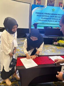 Tanda Tangan Pakta Integritas 10 Dosen Sertifikasi 2025 oleh Rektor UNUBA